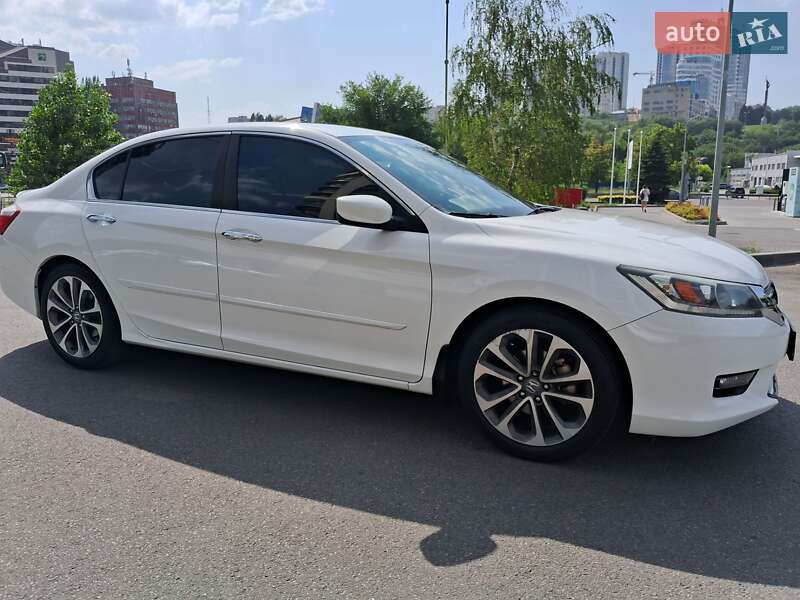 Honda Accord (2015)