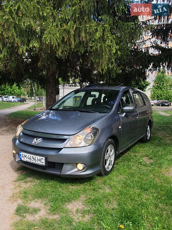 Honda Stream (2004)