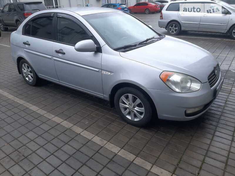 Hyundai Accent (2007)