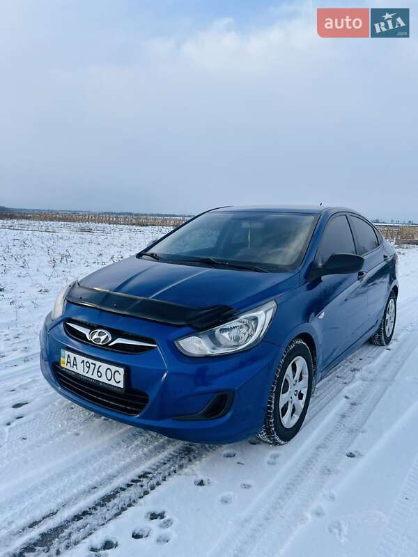 Hyundai Accent (2013)