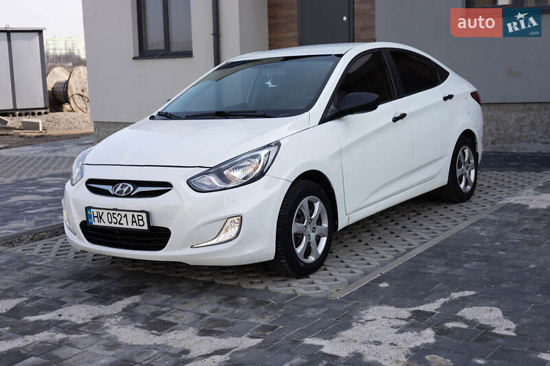 Hyundai Accent (2012)