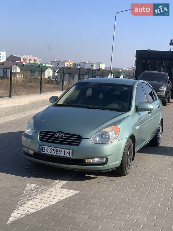 Hyundai Accent (2007)