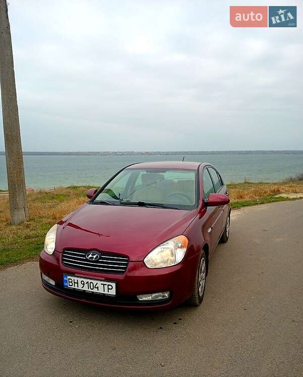 Hyundai Accent (2008)