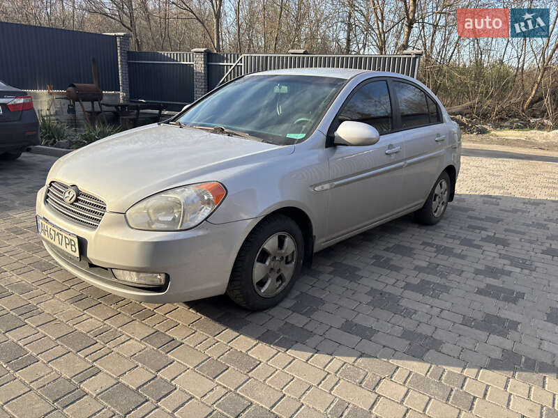 Hyundai Accent (2008)