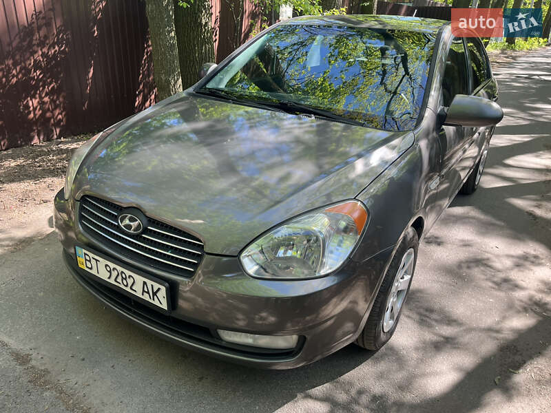 Hyundai Accent (2008)