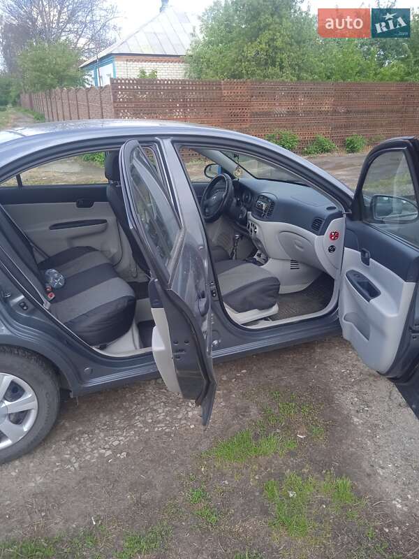 Hyundai Accent (2006)