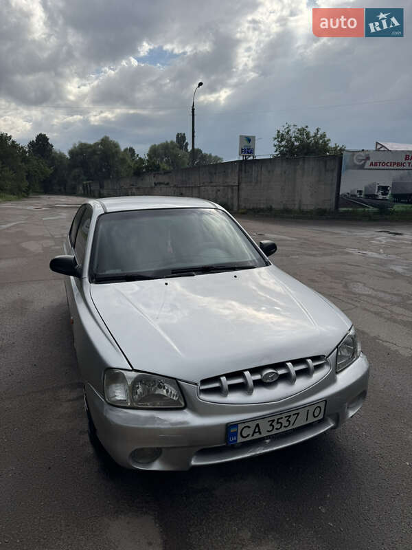 Hyundai Accent (2000)