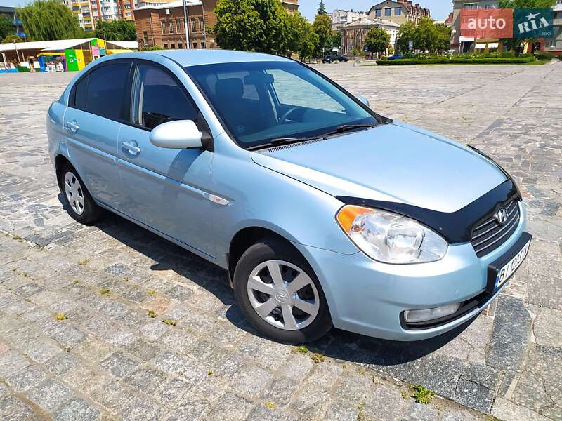 Hyundai Accent (2009)