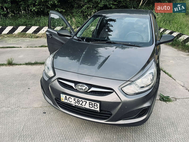 Hyundai Accent (2011)