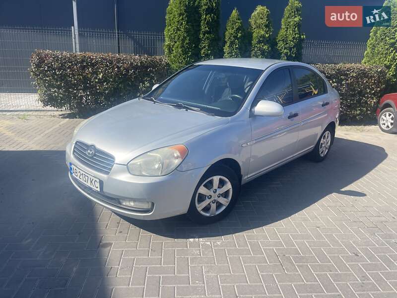 Hyundai Accent (2008)