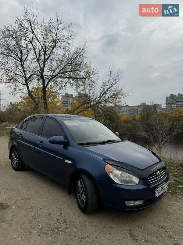 Hyundai Accent (2008)