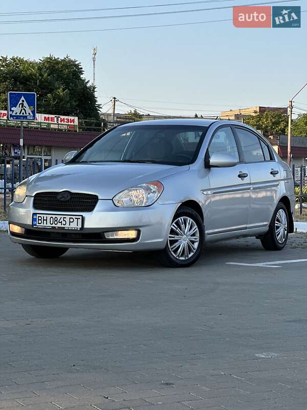 Hyundai Accent (2008)