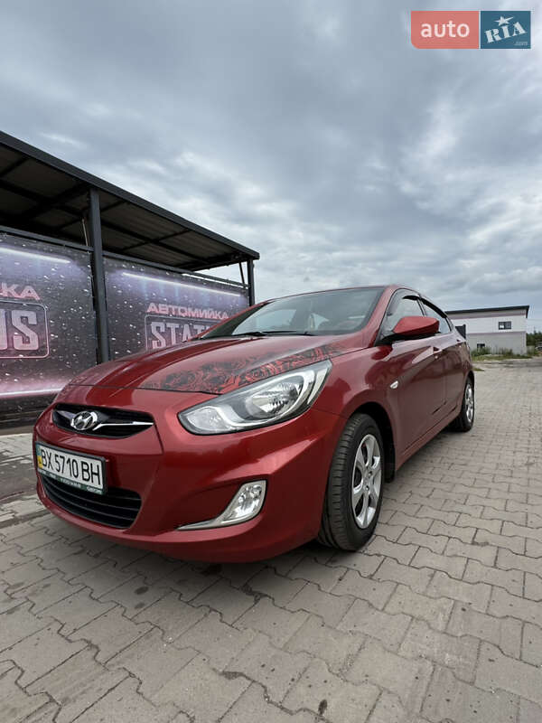 Hyundai Accent (2012)