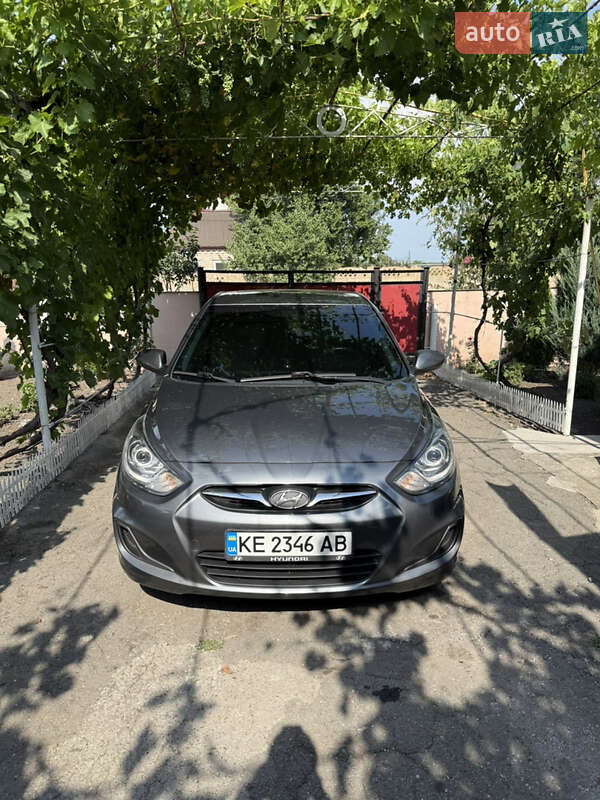 Hyundai Accent (2013)