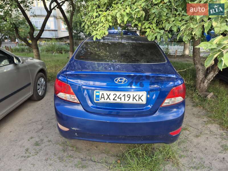 Hyundai Accent (2011)