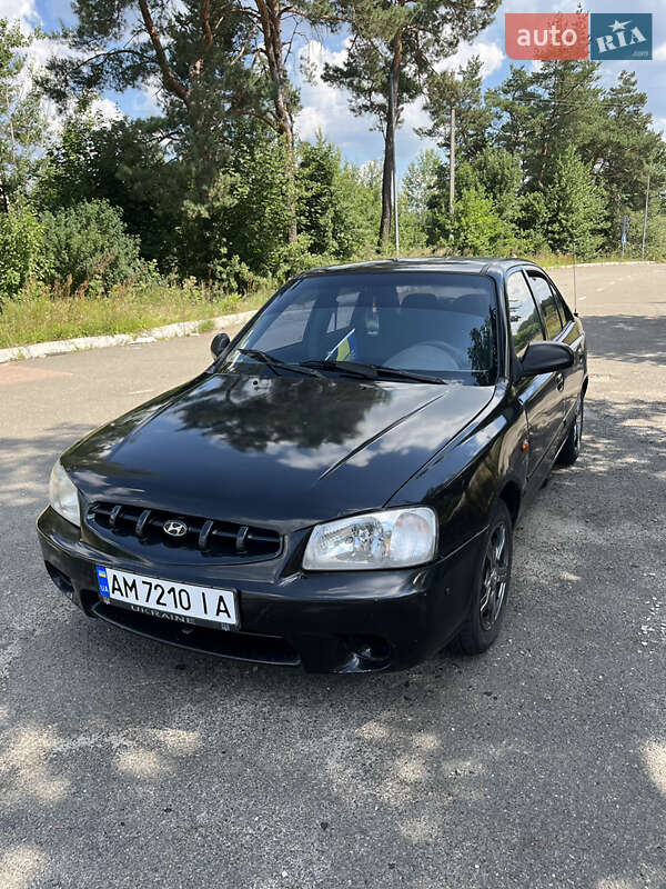 Hyundai Accent (2005)