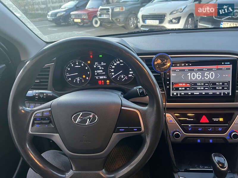 Hyundai Avante (2016)