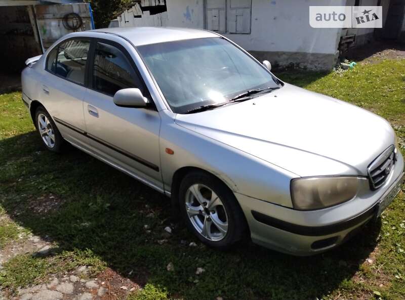Hyundai Elantra (2001)