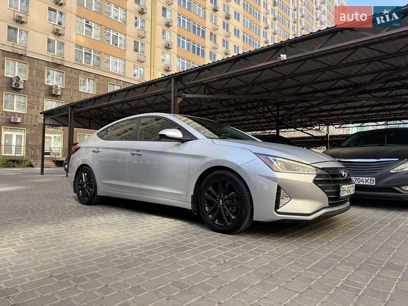 Hyundai Elantra (2018)