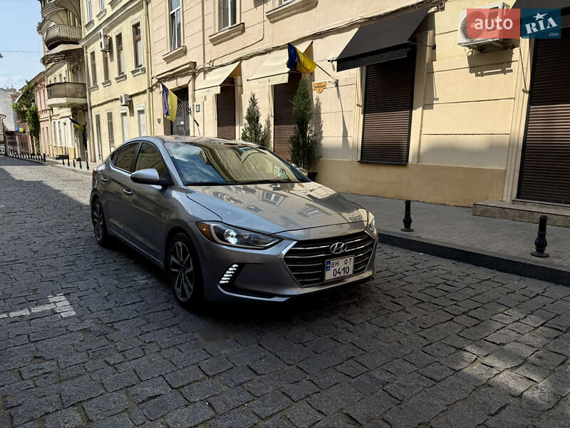 Hyundai Elantra (2016)