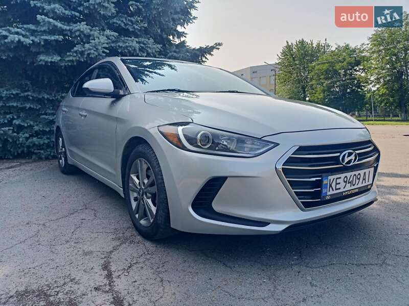 Hyundai Elantra (2016)