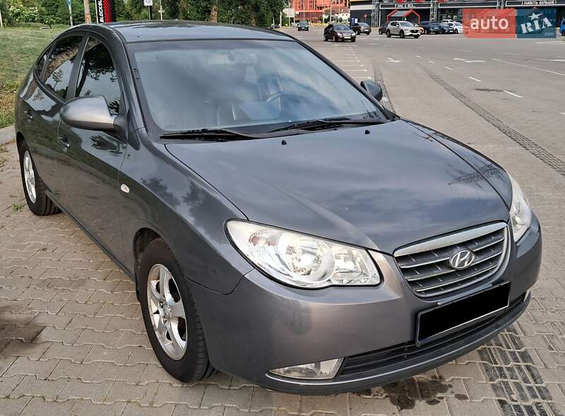 Hyundai Elantra (2008)