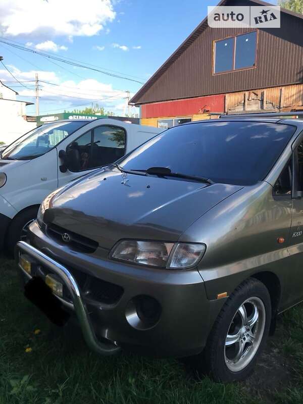 Hyundai H 200 (2000)