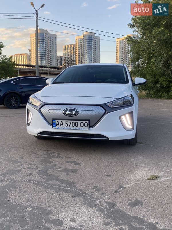 Hyundai Ioniq (2021)