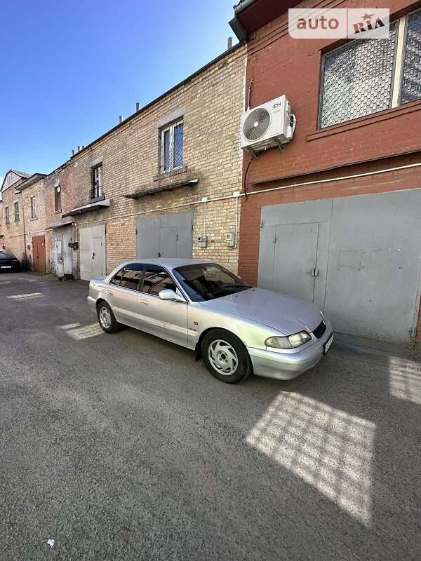 Hyundai Sonata (1993)