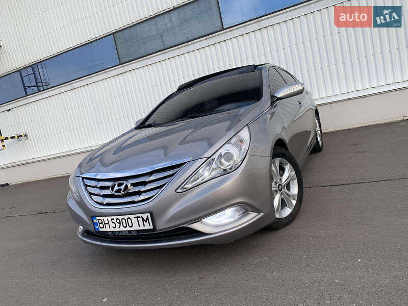 Hyundai Sonata (2010)