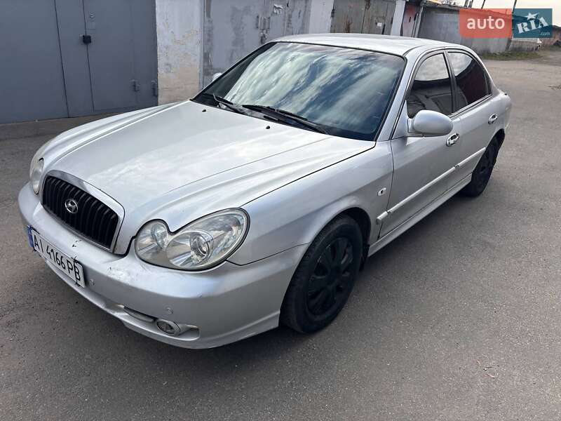 Hyundai Sonata (2002)