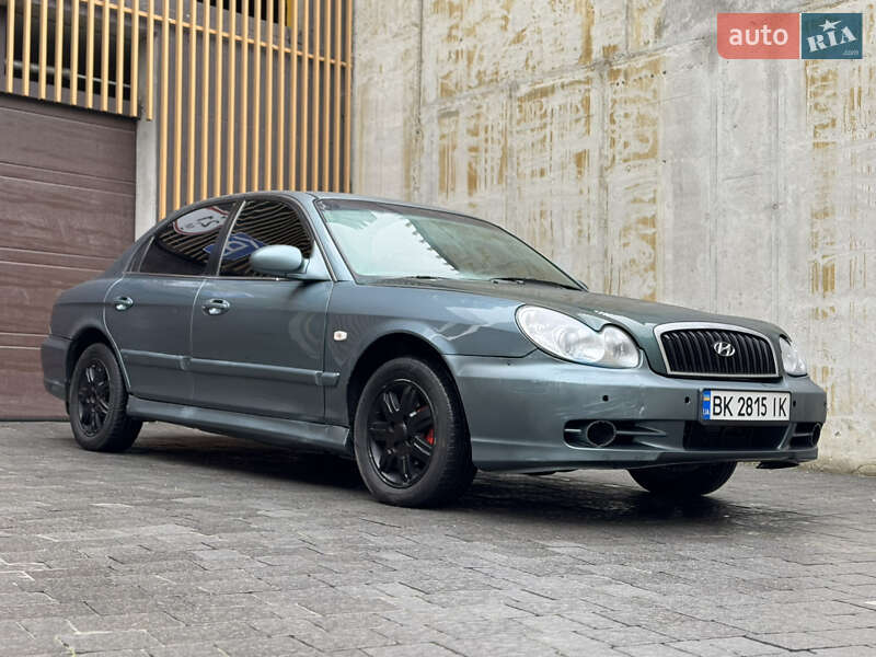 Hyundai Sonata (2002)