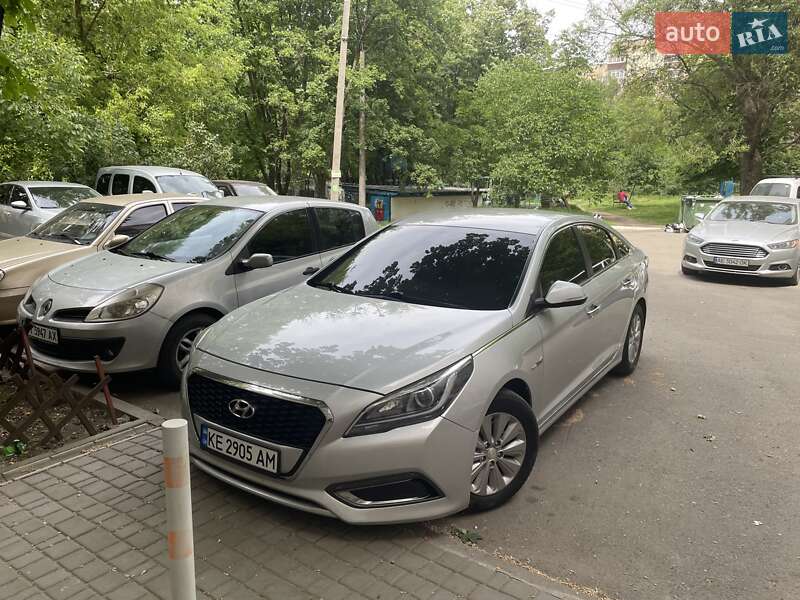 Hyundai Sonata (2015)