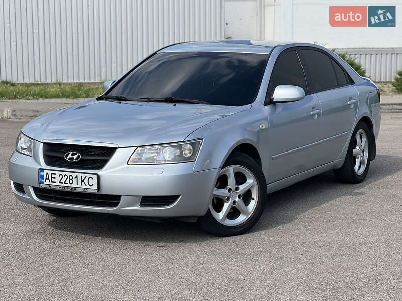 Hyundai Sonata (2005)