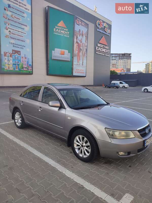 Hyundai Sonata (2005)
