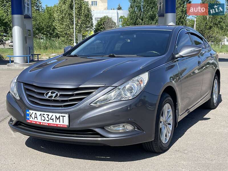 Hyundai Sonata (2011)