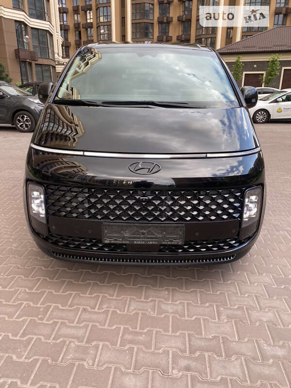 Hyundai Staria (2022)
