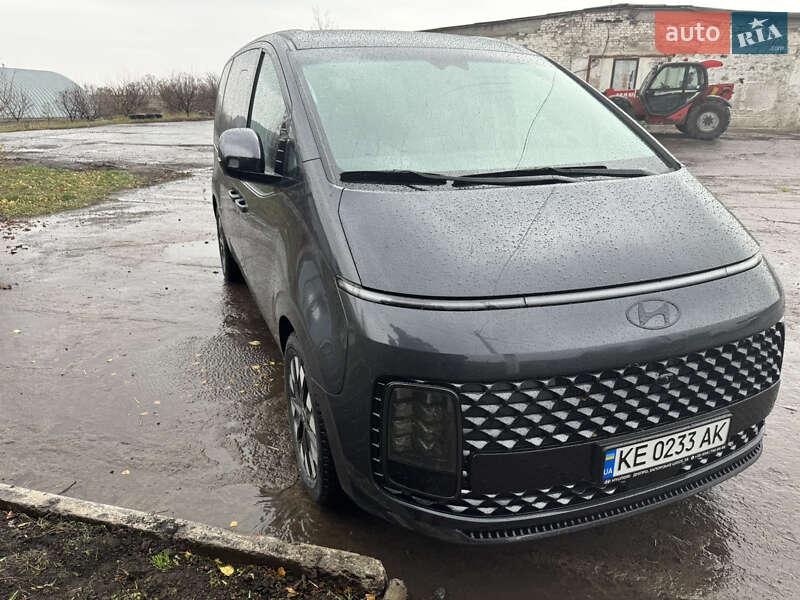Hyundai Staria (2024)