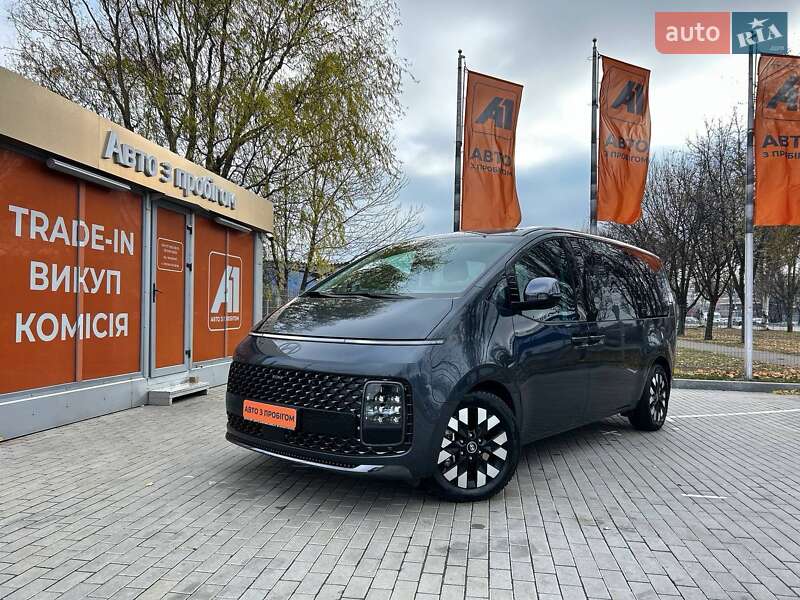 Hyundai Staria (2024)