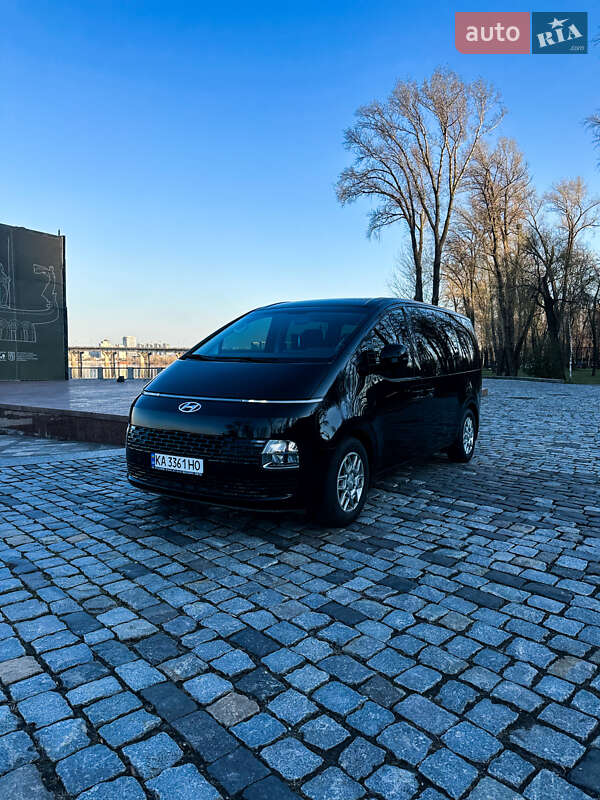 Hyundai Staria (2022)
