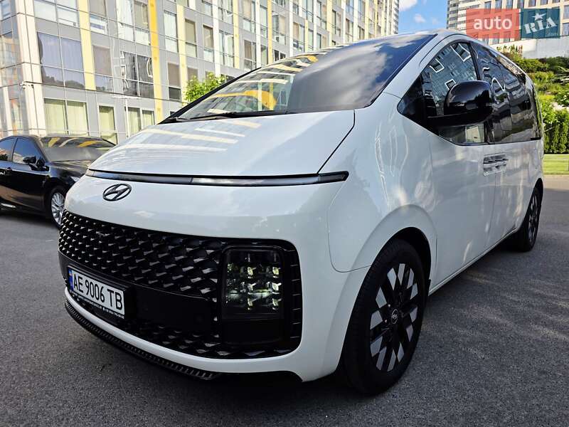 Hyundai Staria (2021)