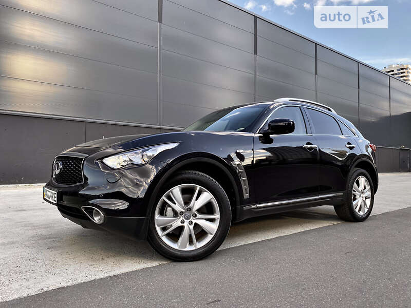 Infiniti Fx30d (2012)