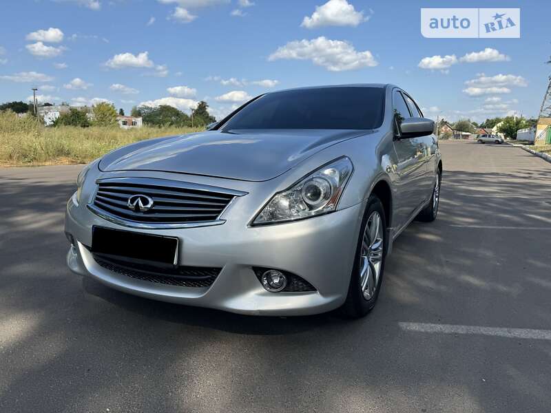 Infiniti G25 (2012)