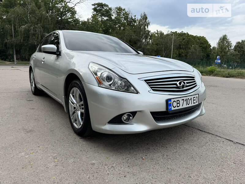 Infiniti G25 (2012)