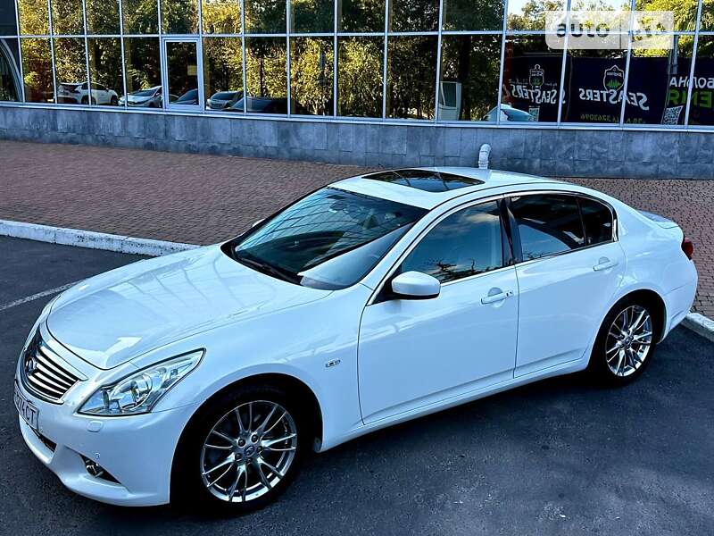 Infiniti G25 (2010)
