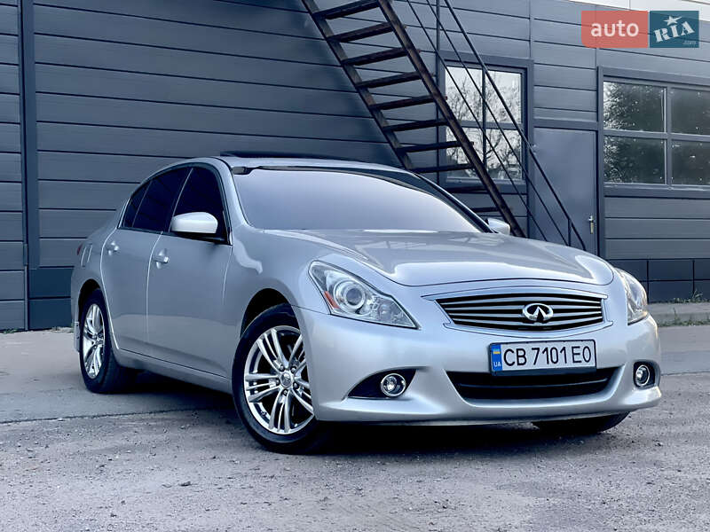 Infiniti G25 (2012)