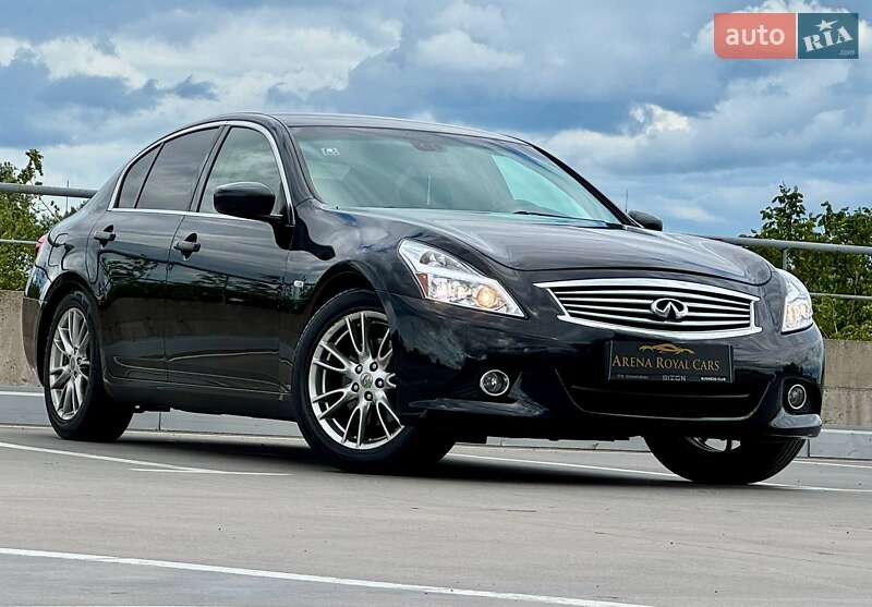 Infiniti G25 (2012)