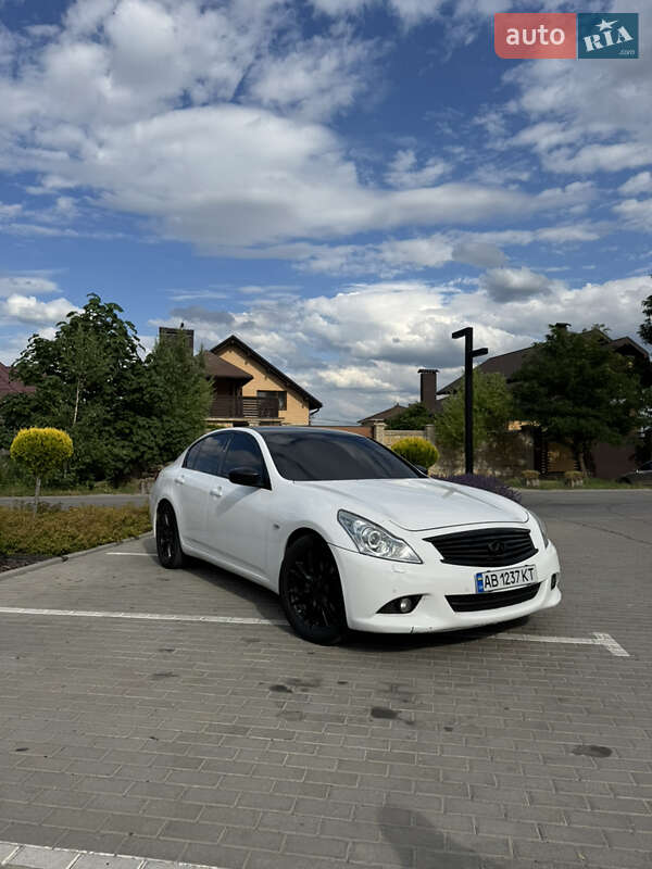 Infiniti G25 (2012)