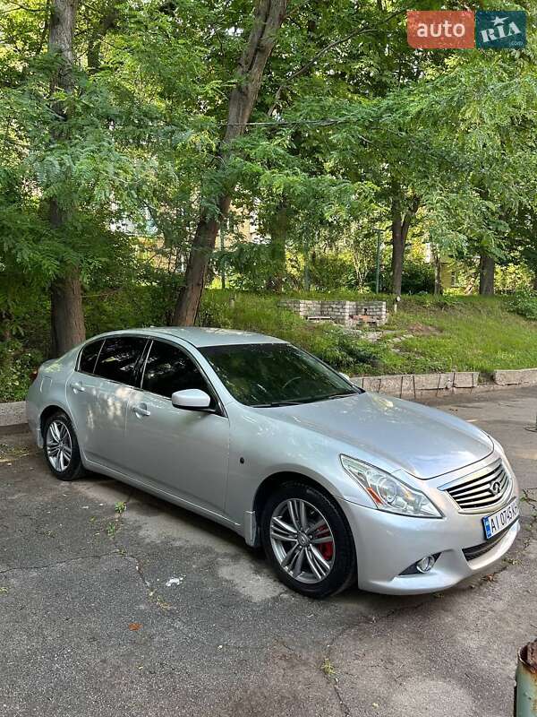 Infiniti G25 (2011)