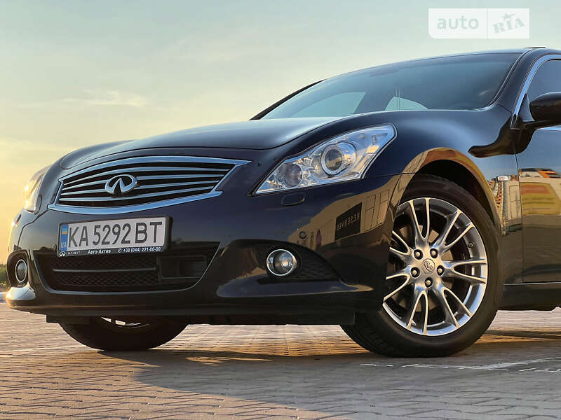 Infiniti G37 (2010)
